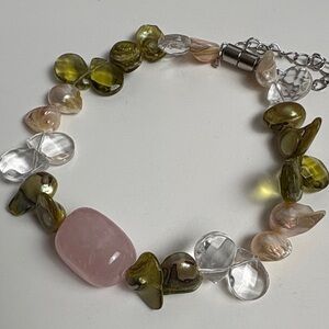 Freshwater pearls and rose quartz with magnetic closure Gemstone Bracelet